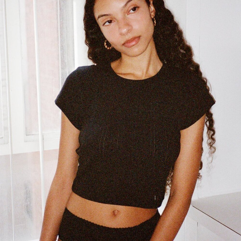 Black Ribbed Crop Top - Picture 4 of 12